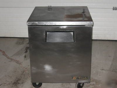 True tuc-27 undercounter cooler