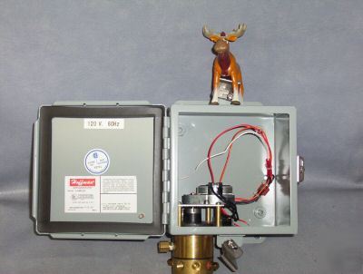 New aquamatic series 51 stager in enclosure __K42.1