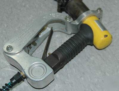 The engrave-a-crete shark 116319