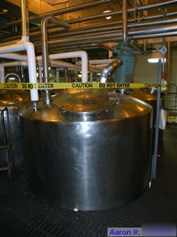 Used- mueller tank, 2000 gallon, model f, stainless ste