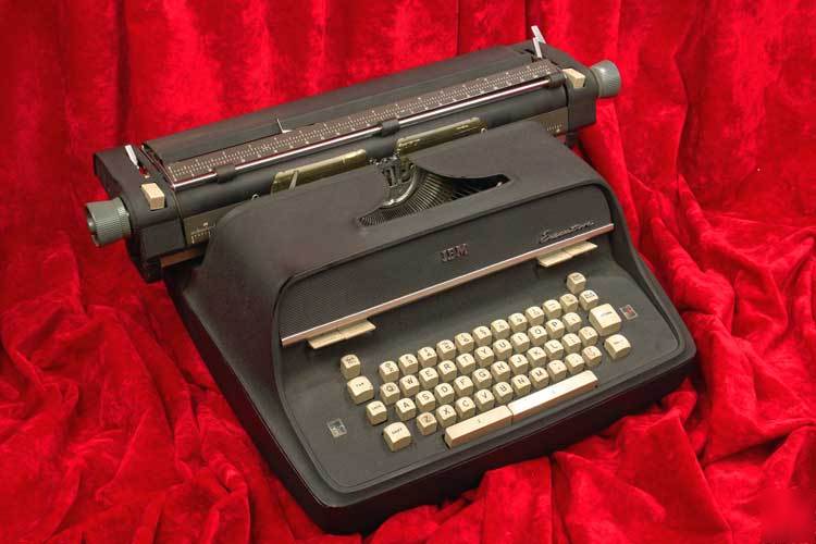 * vintage mint ibm proportional executive typewriter *