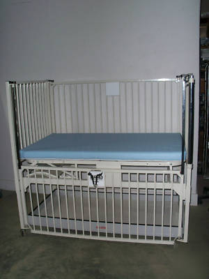 Hard hospital grade crib infant bed homecare baby-youth