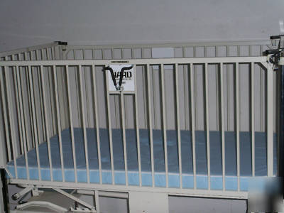 Hard hospital grade crib infant bed homecare baby-youth