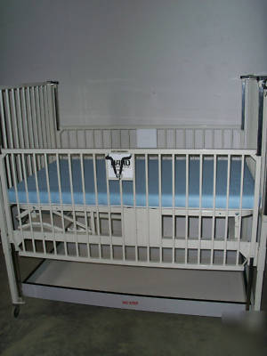 Hard hospital grade crib infant bed homecare baby-youth