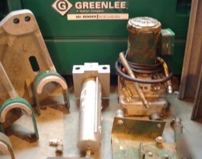 Greenlee 881 conduit bender complete w/ 1813 bend table