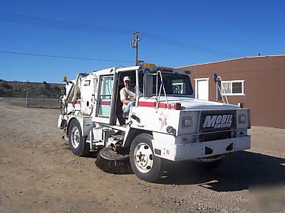 Athey mobil sweeper M8 2TE4 **refurbished**