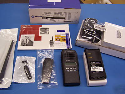 New motorola HT1250 vhf 136-174 ht 1250 in box jan 2010