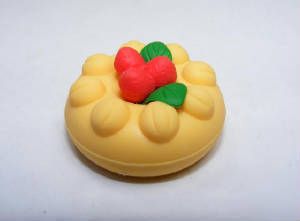 Japanese trc eraser orange cream cake w/ strawberries