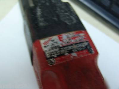 Milwaukee rotary hammer drill 5368-21 7/8