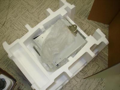 New rubbermaid mobile laptop medical cart: brand 