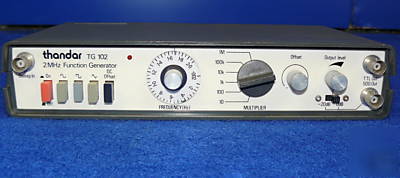 Thandar TG102 frequency generator