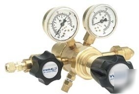 Vwr high-purity two-stage gas regulators, brass 3300758