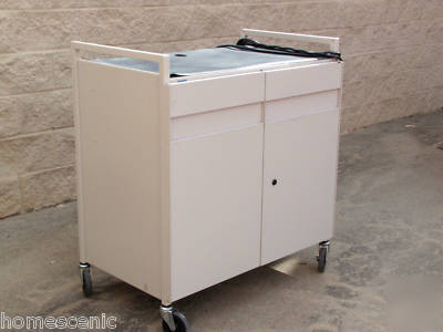 Bretford mobile laptop computer table docking cart 