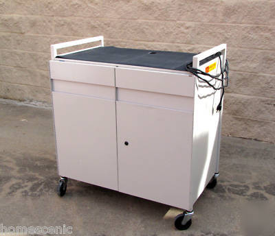 Bretford mobile laptop computer table docking cart 