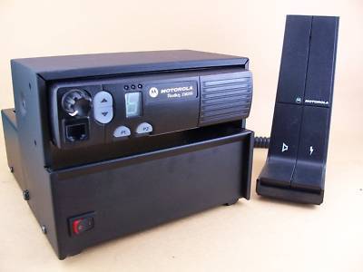 Mint motorola radius CM200 uhf 4CH 25W base radio