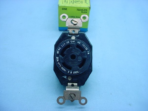 Leviton L22-30 locking receptacle 30A 277/480V 3Ã¸y