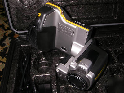 Flir B200 thermal imaging camera