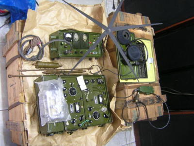 Chinese military transmitter-receiver type 81 nos 
