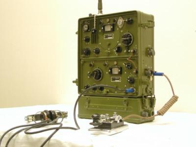 Chinese military transmitter-receiver type 81 nos 