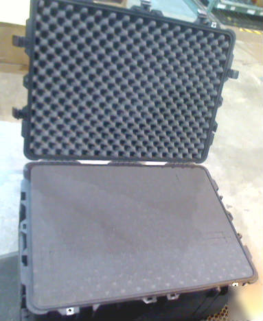 New pelican products 1630 foam lined transport case *