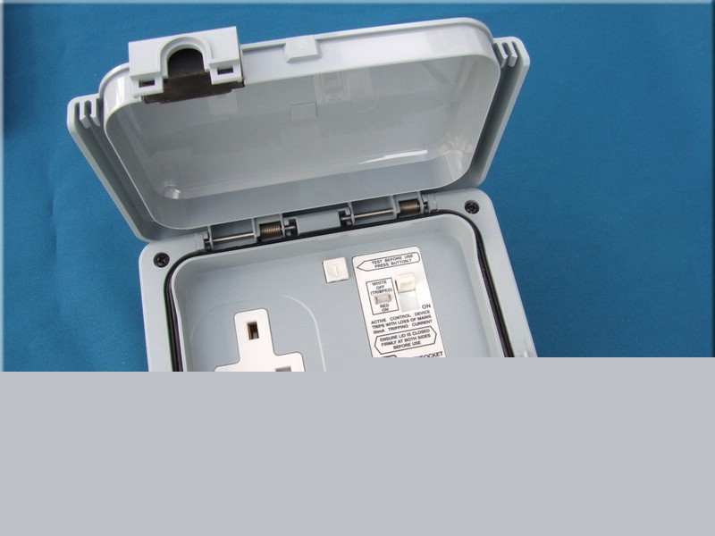 Mk masterseal active rcd socket 1 gang grey 56301GRY