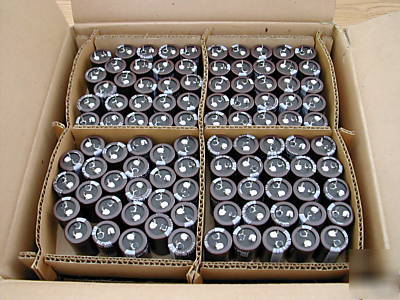 Lot of 24 electrolytic capacitors 470 uf 200 v 105 c