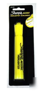Accent hilighter florescent yellow size: 6