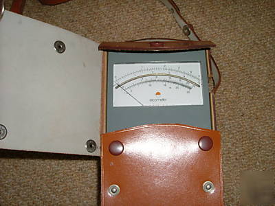 Elcometer twintector thickness gauge in leather case.