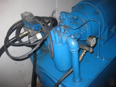 Racine hydraulic pump machine system w/large reservoir