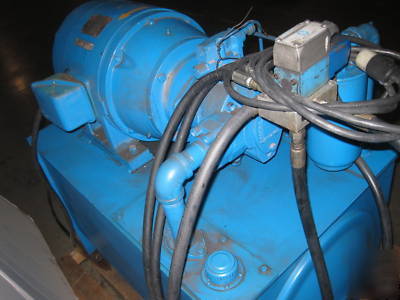 Racine hydraulic pump machine system w/large reservoir