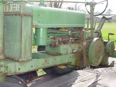 1937 john deere b - unstyled, short frame tractor