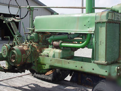 1937 john deere b - unstyled, short frame tractor