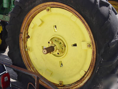 1937 john deere b - unstyled, short frame tractor