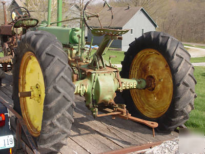 1937 john deere b - unstyled, short frame tractor