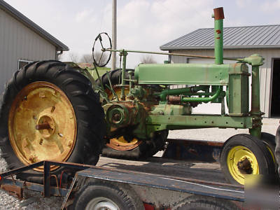 1937 john deere b - unstyled, short frame tractor