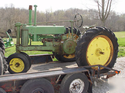 1937 john deere b - unstyled, short frame tractor