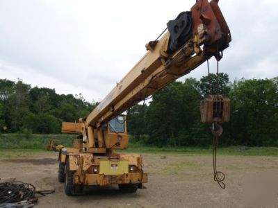 Grove rt 522 rough terrain crane 4X4 swinger cummins