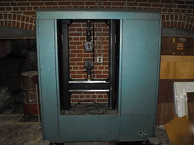 Instron ttd tensile tester with console and control