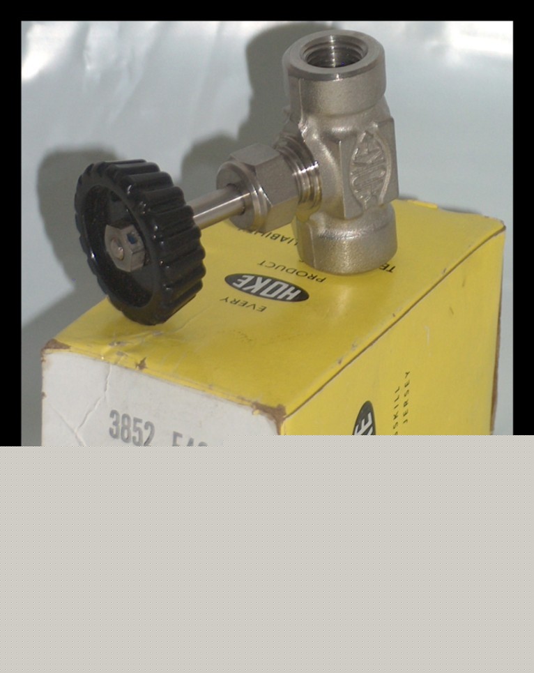 New hoke 3852 F4S valve - in original box - save