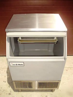 Iceomatic undercounter ice machine 120V 174LBS/day nice