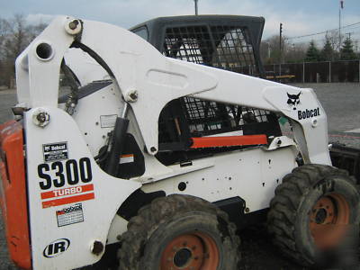 Bobcat S300 skid loader bucket kubota turbo diesel 4X4