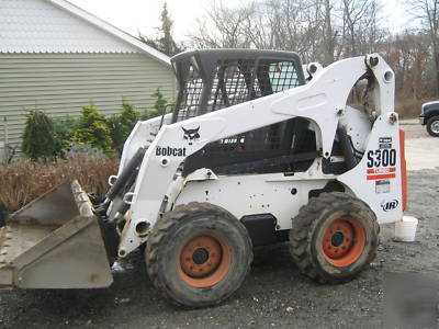 Bobcat S300 skid loader bucket kubota turbo diesel 4X4