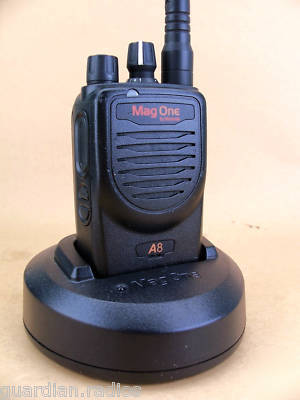 New mint motorola mag one A8 uhf 16CH radio w/ battery