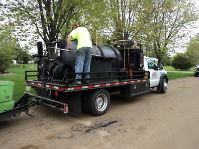 2006 F550 & equipt mfg. sealcoating sealcoat truck