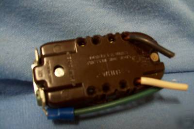 Connector outlets 5EA. 30A/250V 2@ 20A/250V 2@ 15A/125V