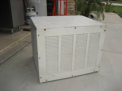 Manitowoc commercial ice machine 600LB