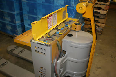 Yale electric pallet jack, MP40C 4000LB. good working