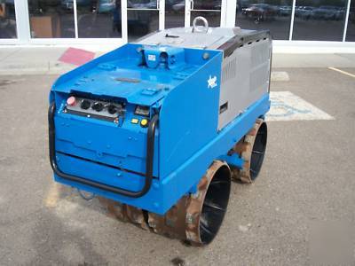 2004 weber TRC86 trench compactor with wireless remote