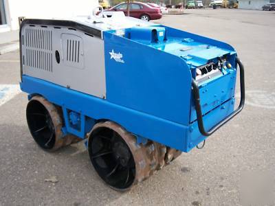 2004 weber TRC86 trench compactor with wireless remote