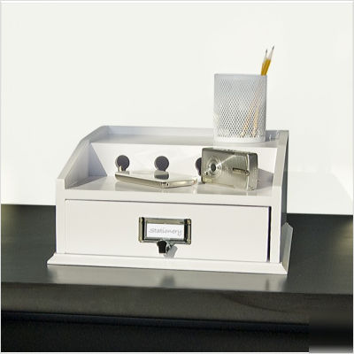 Oia re-charge station in white